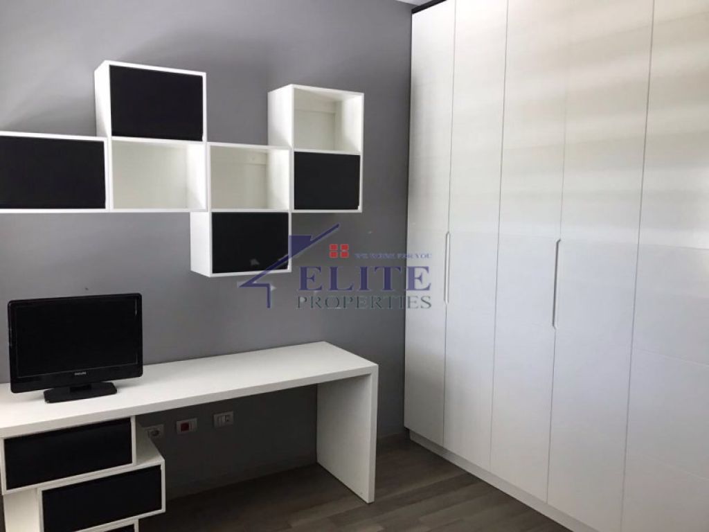 Three-storey villa for rent in Farke