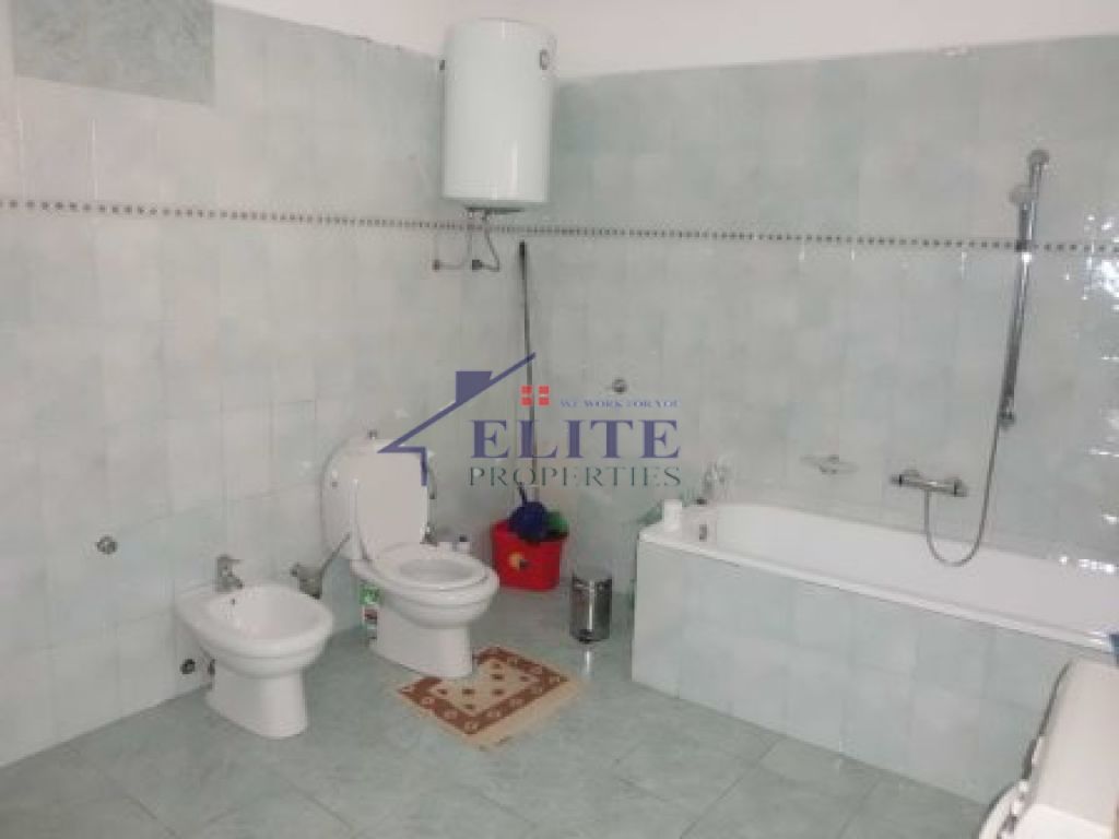 Vilë 3-katëshe me qera pas ambasades Gjermane