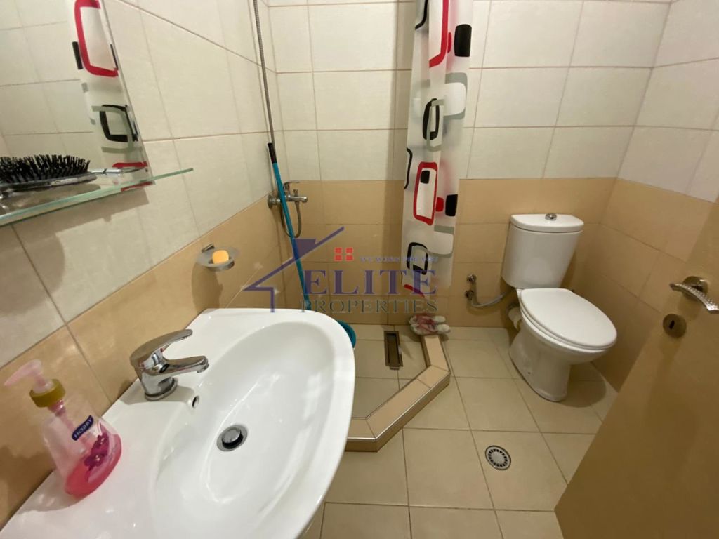 Shitet  apartament 3+1 tek kompleksi  "Garden City" tek kthesa e Kamzes