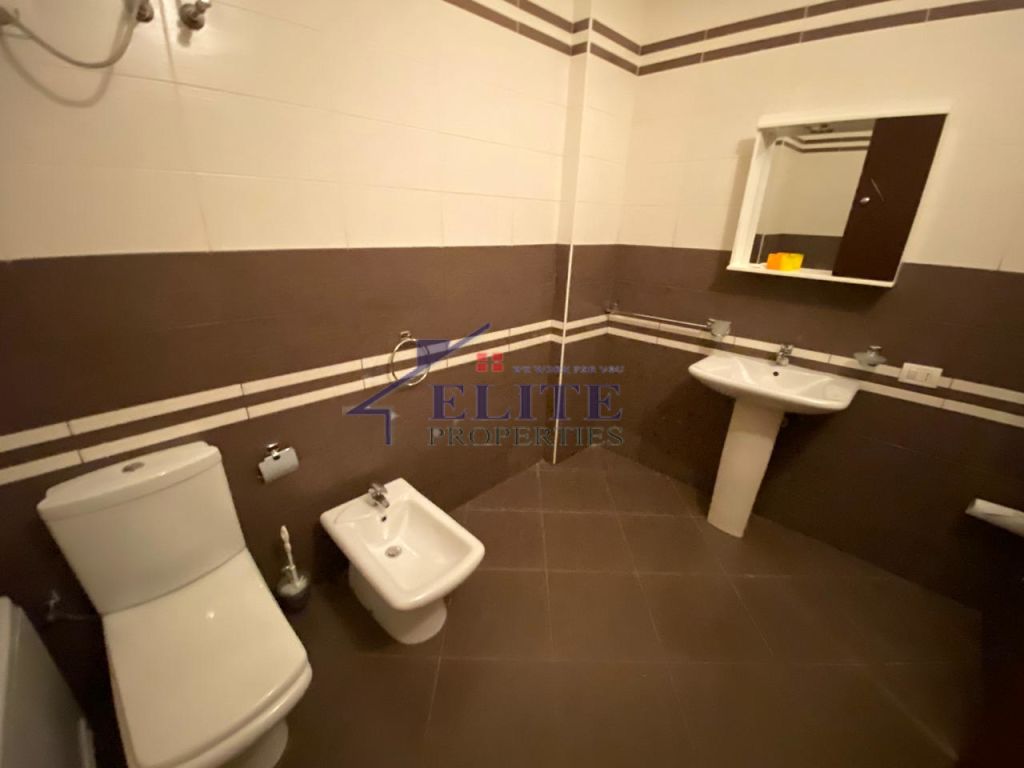 ‘’Liqeni i Thatë’’, apartament 4+1  me qira