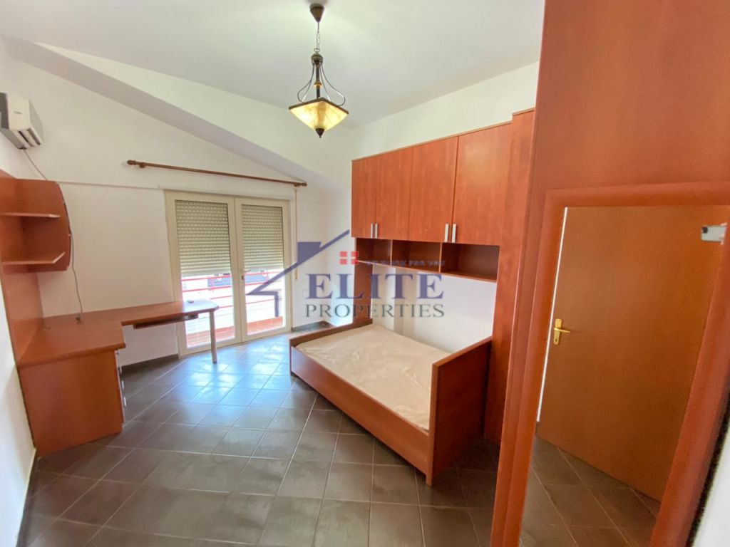 ‘’Liqeni i Thatë’’, apartament 4+1  me qira