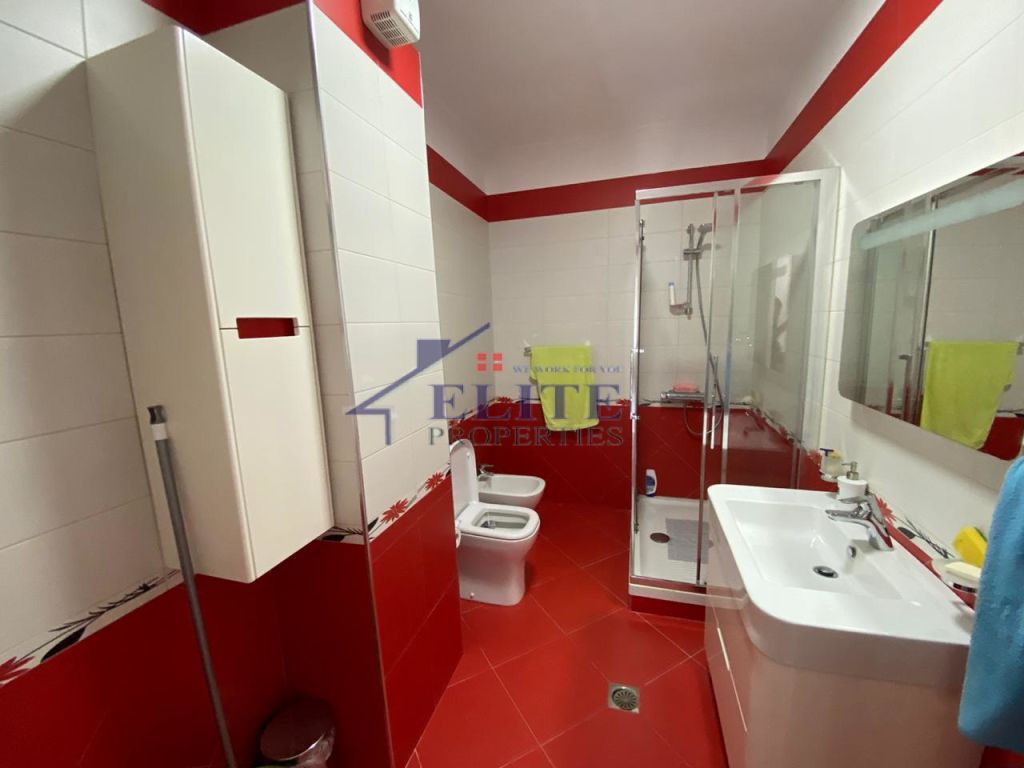 Kopshti Zoologjik, apartament 3+1 me qira