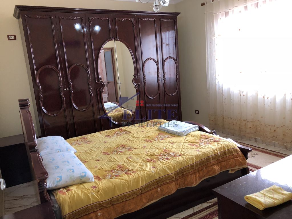 Rruga e Elbasanit, tek vilat amerikane jepet apartment 3+1 me qera