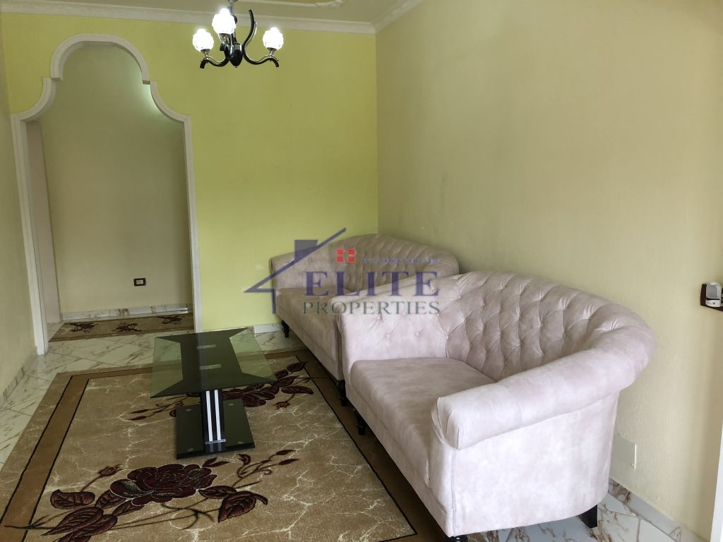 Rruga e Elbasanit, tek vilat amerikane jepet apartment 3+1 me qera