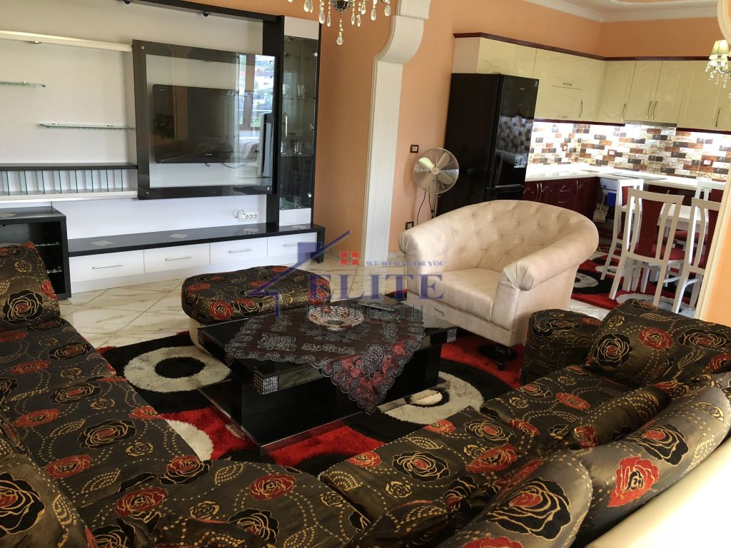 Rruga e Elbasanit, tek vilat amerikane jepet apartment 3+1 me qera
