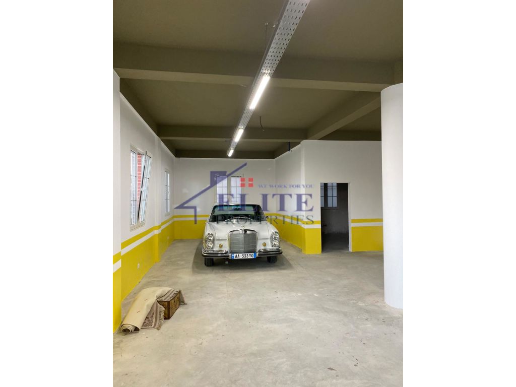 Vilë luks në shitje pranë TEG
