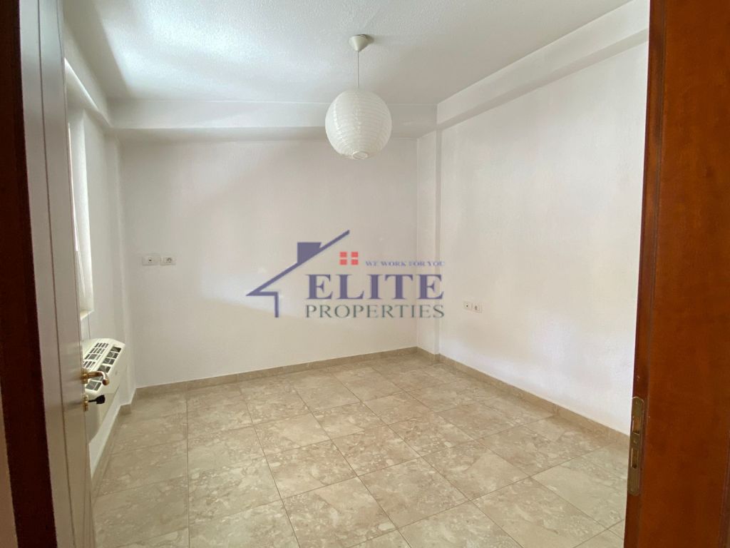 Penthouse me Qira tek Liqeni i Thatë