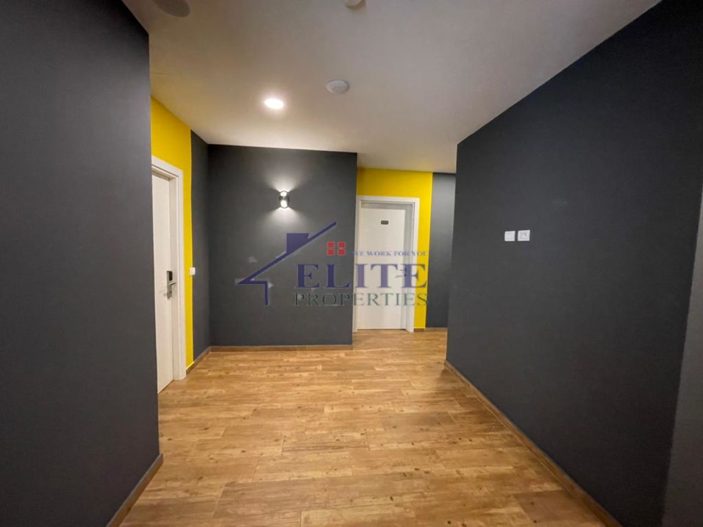 Liqeni i Thatë, hotel for sale
