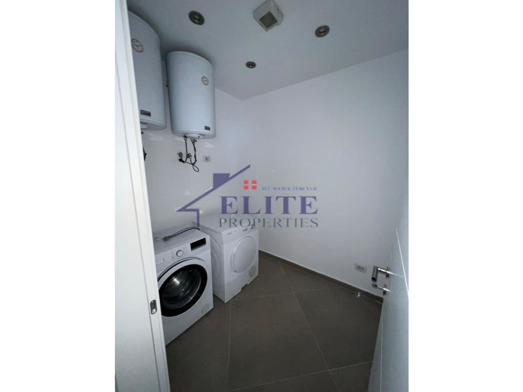 Vicino a “Ring Center”, si affitta appartamento 2+1