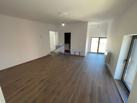 Triplex in vendita a "Kombinat"