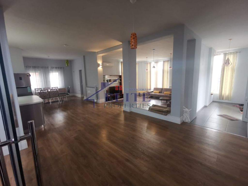 Two storey villa for rent in Vaqarr