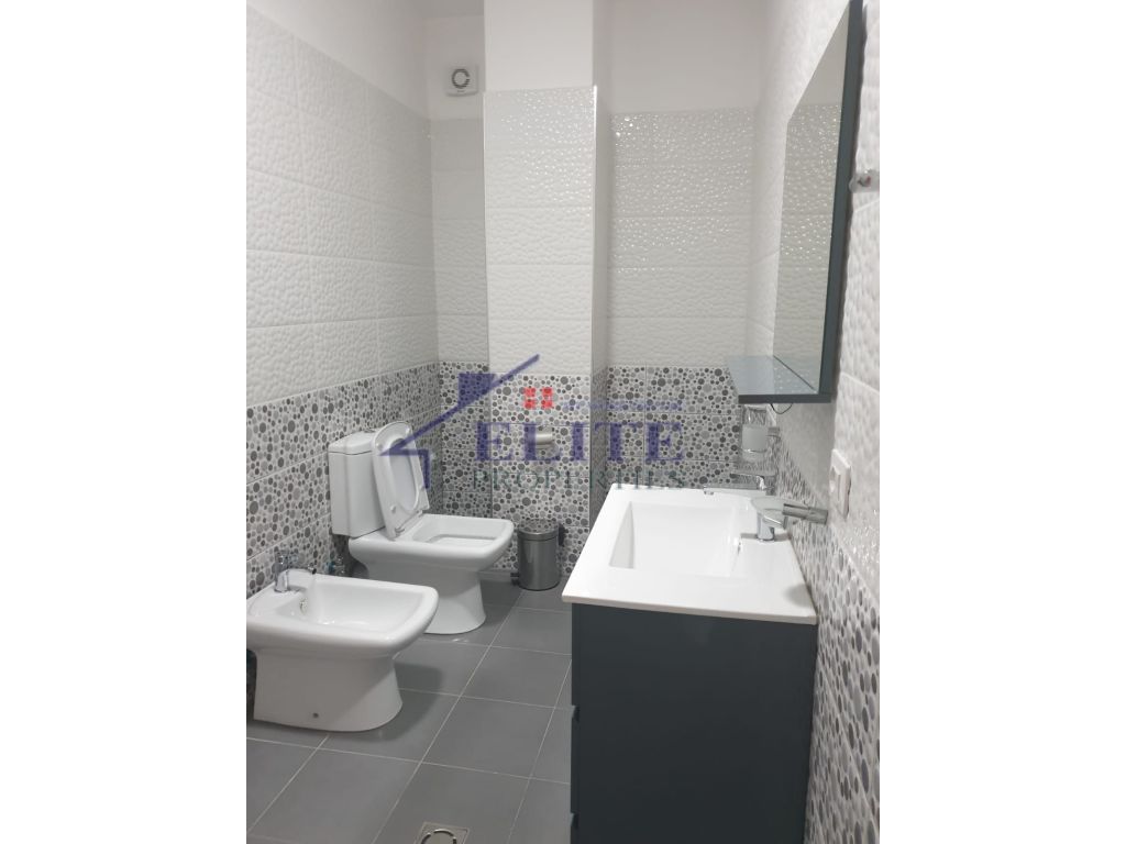 Apartament 3+1 me qera prane "Liqenit Artificial te Tiranes"