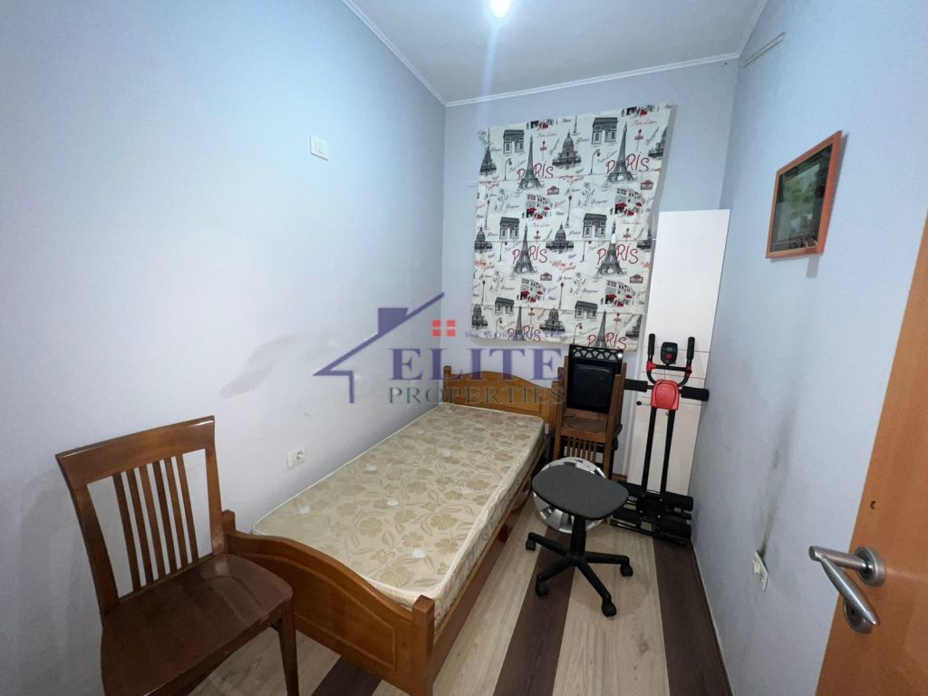 Apartament 3+1 me qira tek "Casa Italia", pranë spitalit "Hygeia"