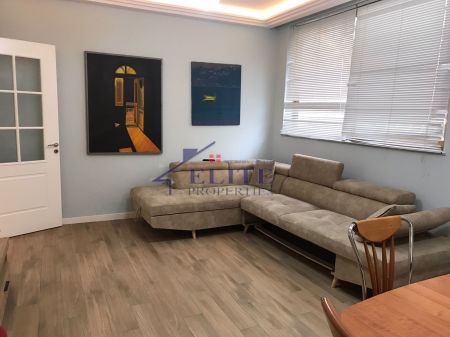 The first floor of a villa on Kavaja Street is for rent.