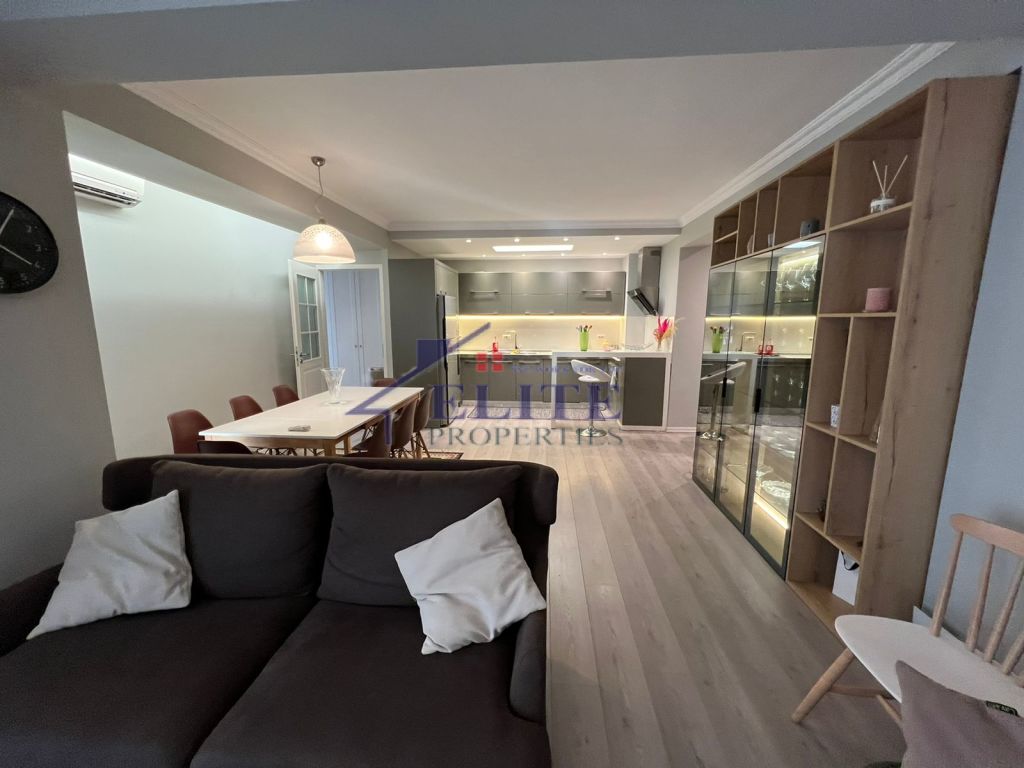 Rr. Vaso Pasha Bllok, apartament 2+1 me qira