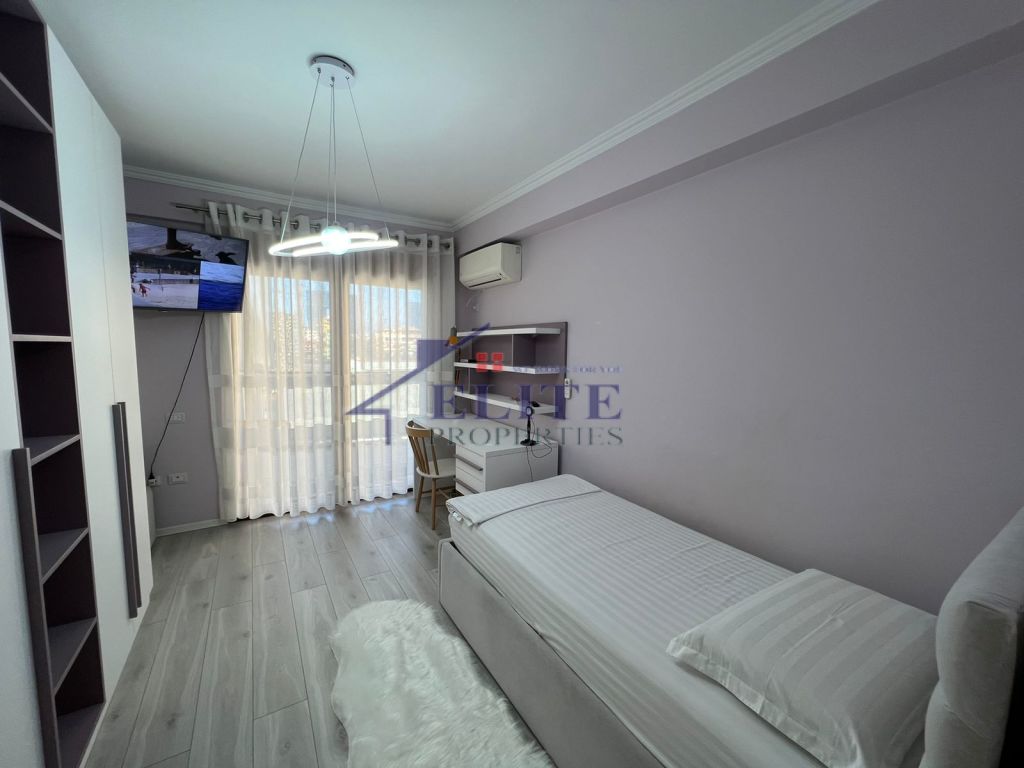 Rr. Vaso Pasha Bllok, apartament 2+1 me qira