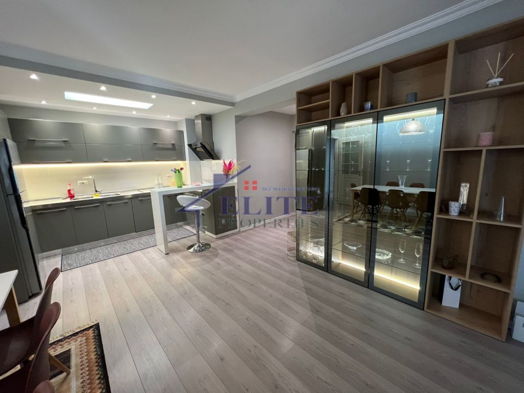 Rr. Vaso Pasha Bllok, apartament 2+1 me qira