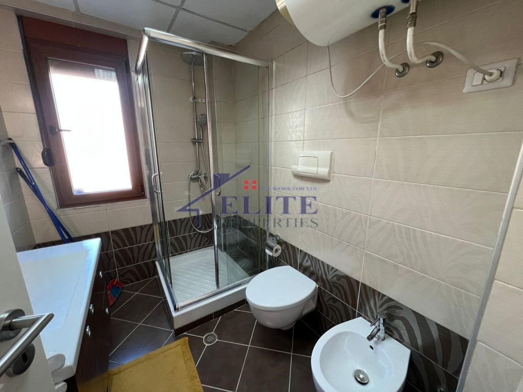 Rr. Vaso Pasha Bllok, apartament 2+1 me qira