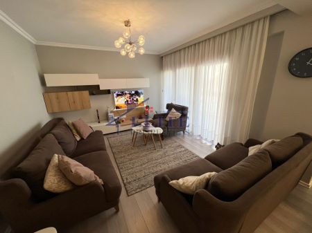 Rr. Vaso Pasha Bllok, apartament 2+1 me qira