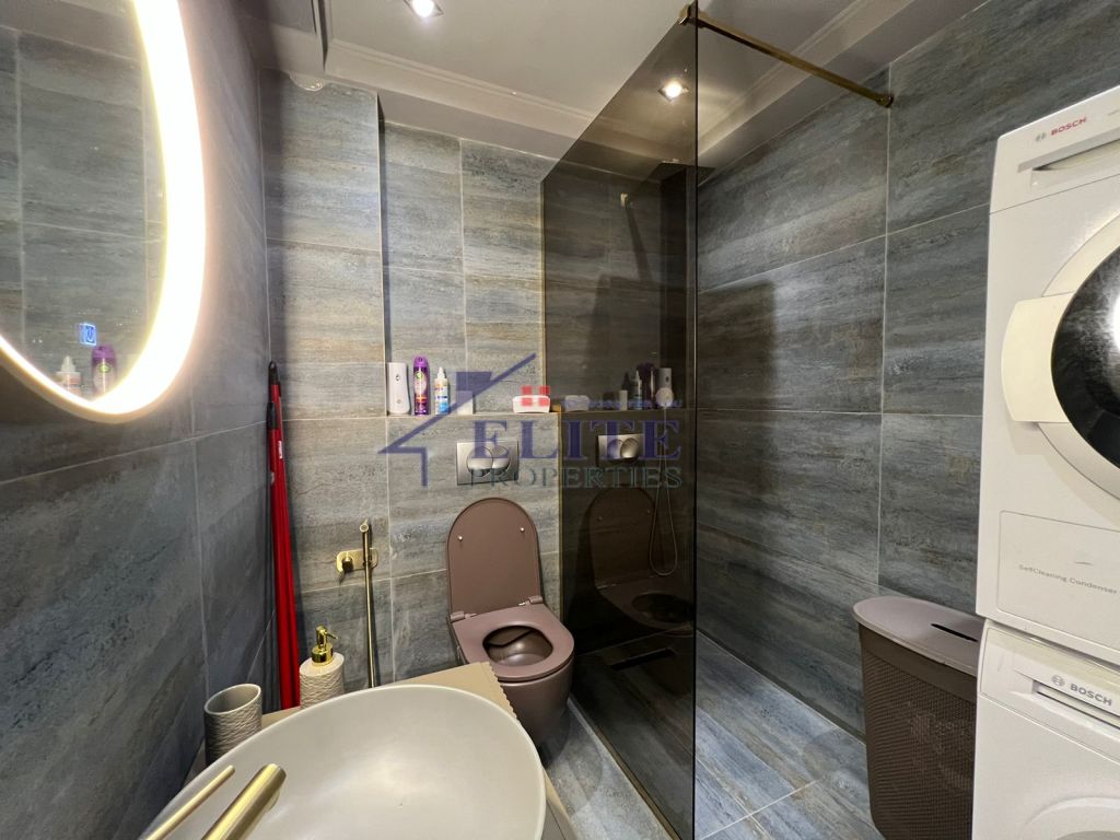 Zogu i Zi, three bedroom apartment for rent
