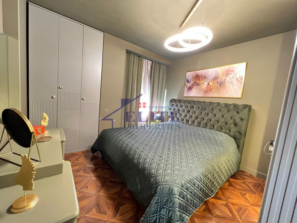 Zogu i Zi, three bedroom apartment for rent