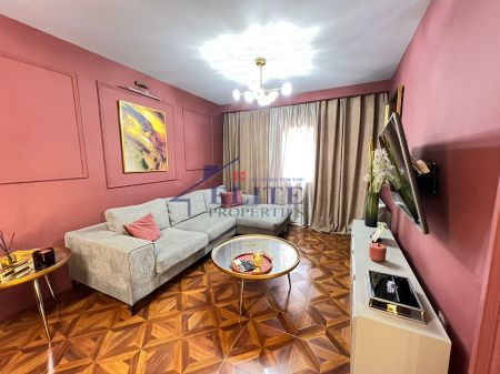 Zogu i Zi, three bedroom apartment for rent