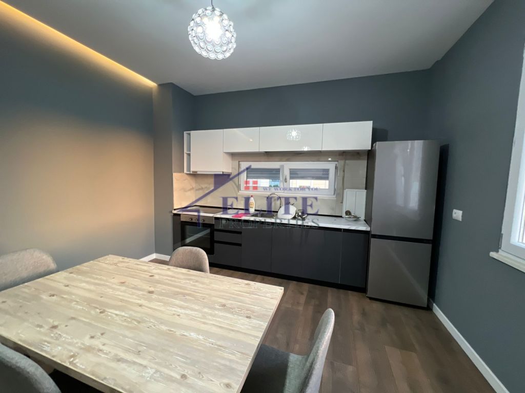 "Kopshti Botanik", penthouse per qera