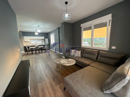 "Kopshti Botanik", penthouse per qera