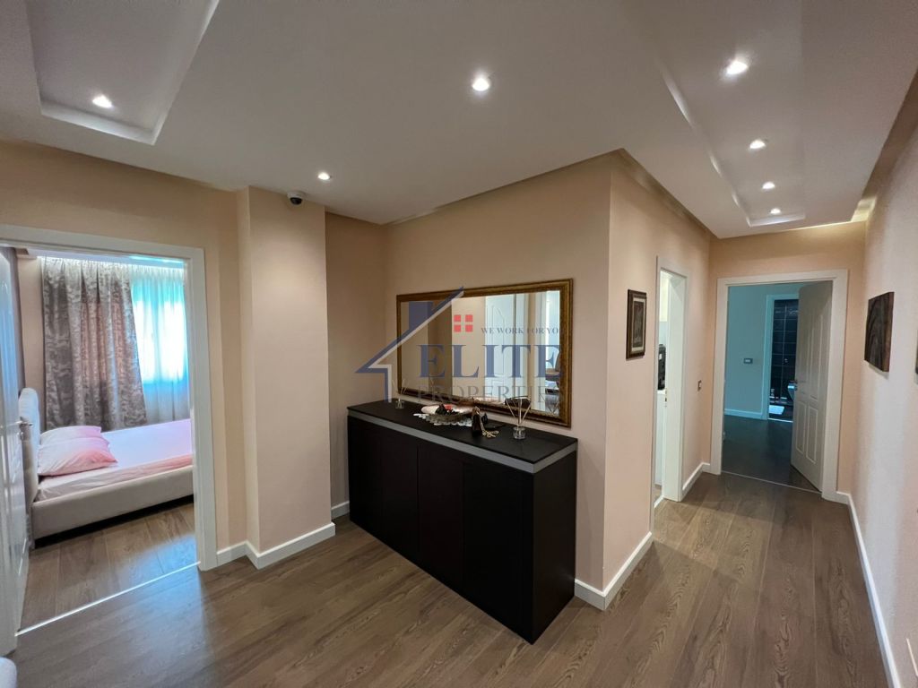 Apartament 3+1 me qira te “Liqeni i Thatë"