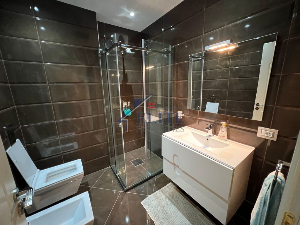 Apartament 3+1 me qira te “Liqeni i Thatë"