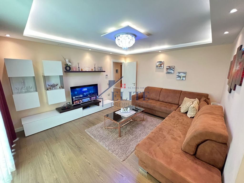 Apartament 3+1 me qira te “Liqeni i Thatë"
