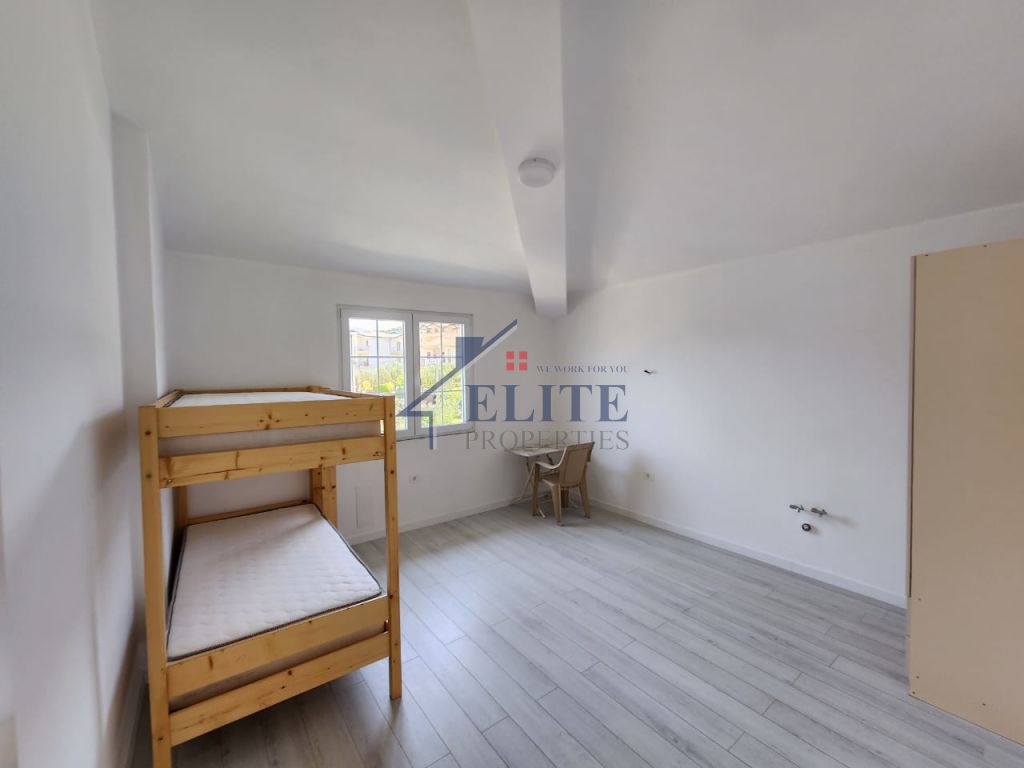 Mjull Bathore, vile me qira