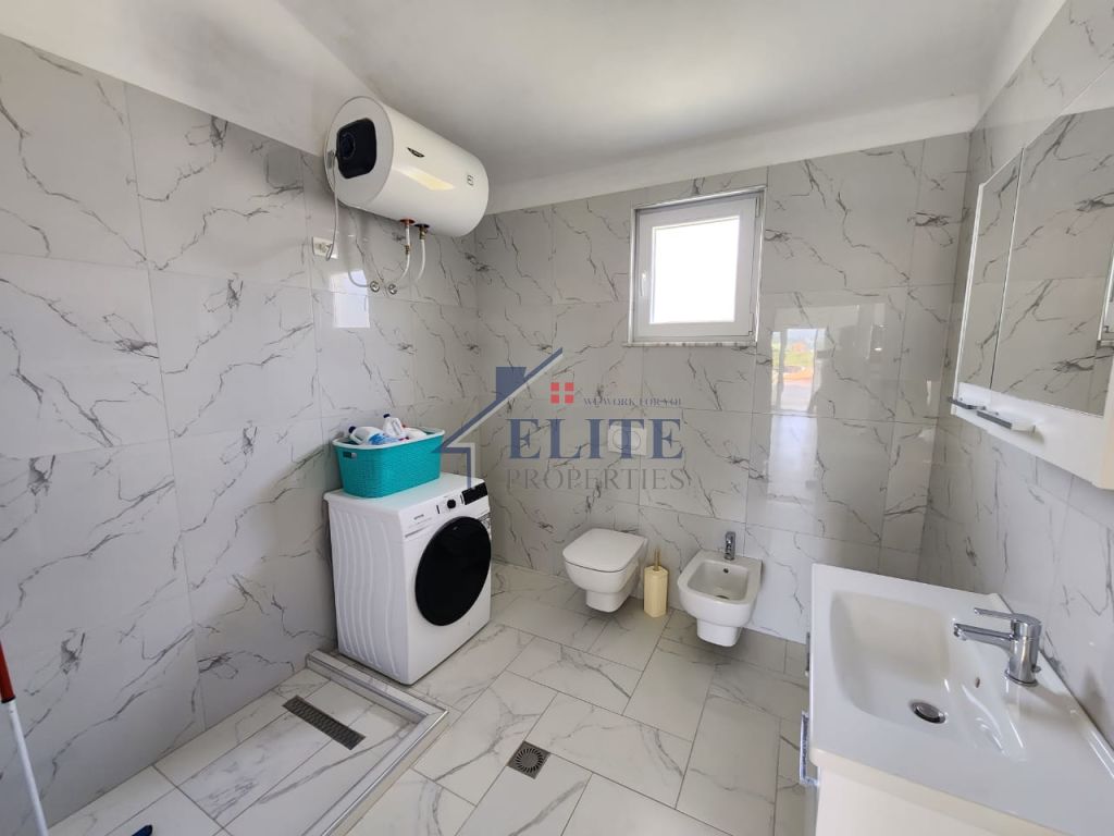 Mjull Bathore, vile me qira