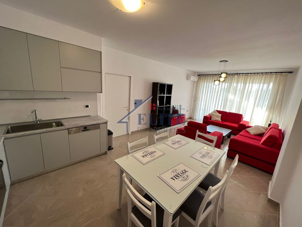 Ish-Bllok, apartament 1+1 me qira