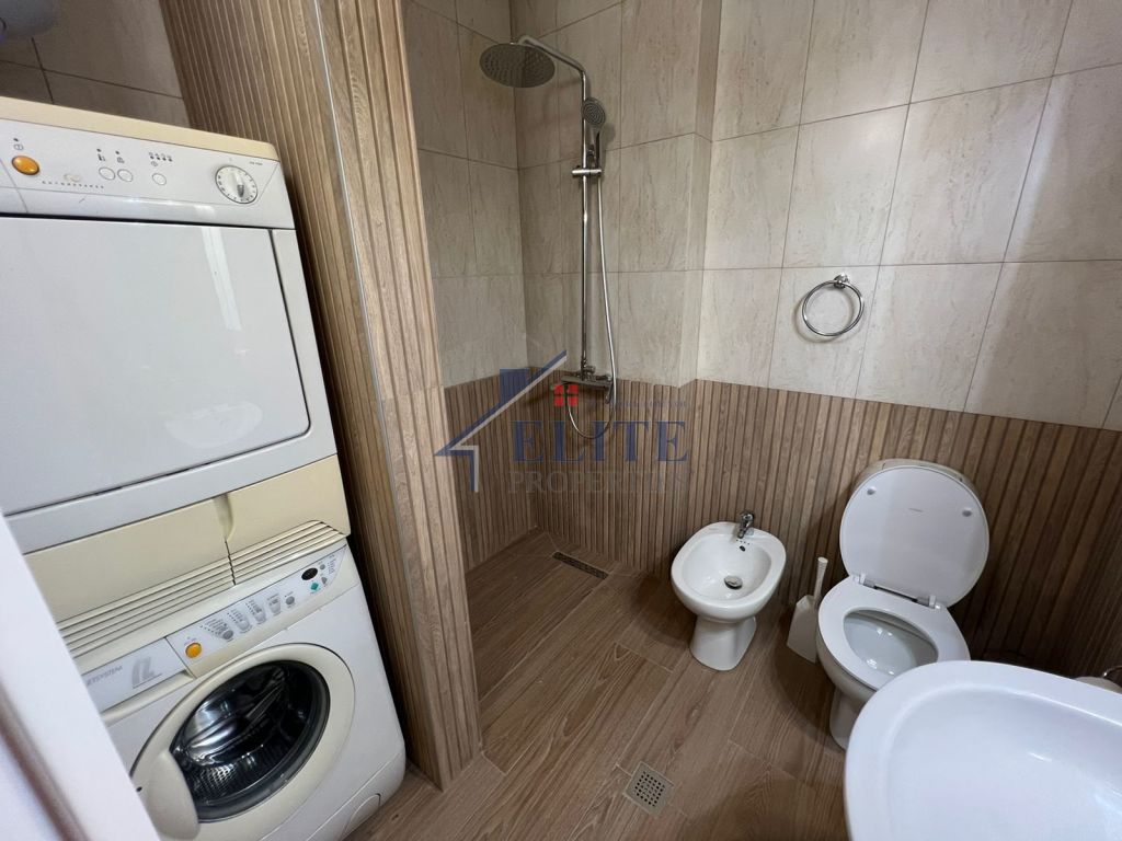 Ish-Bllok, apartament 1+1 me qira