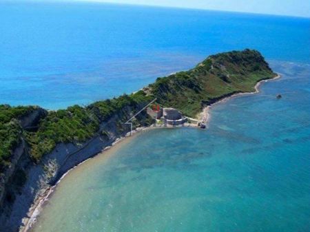 Tokë në shitje buzë detit në “Kepin e Rodonit”
