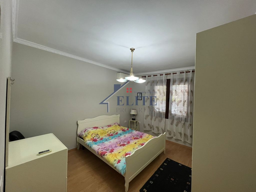 Apartament me qira 3+1 prane "FakultetIt te Inxhinierise se Ndertimit"
