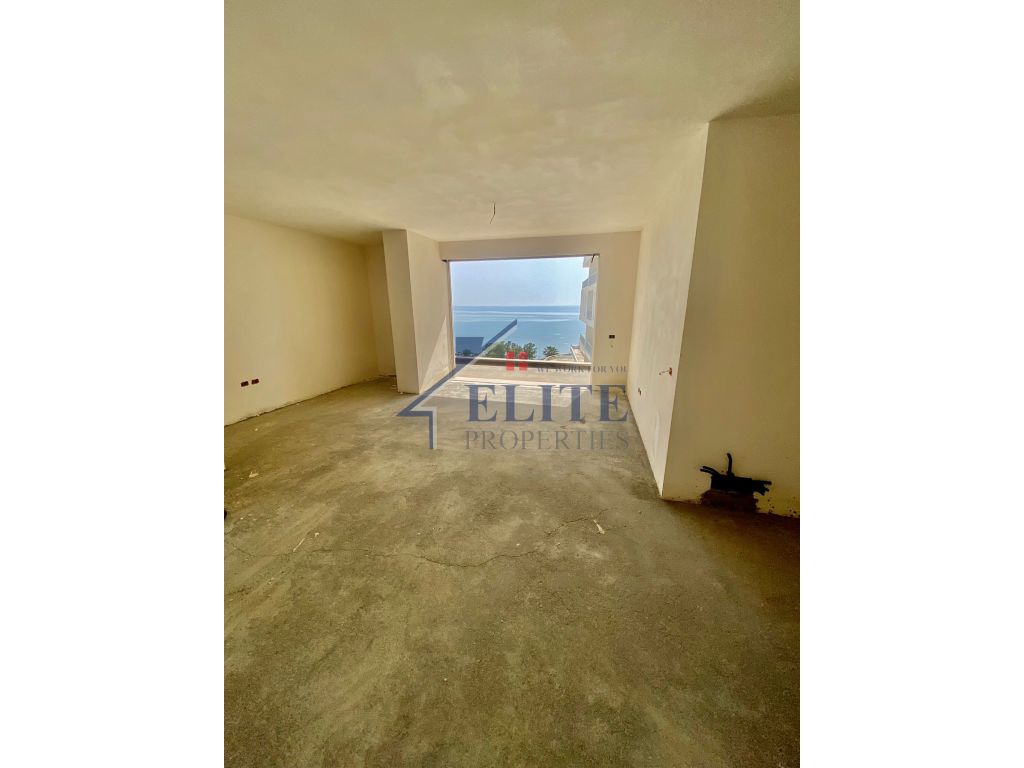 Apartament 2+1 në shitje në "Kompleksin Dyrrakium" Durrës