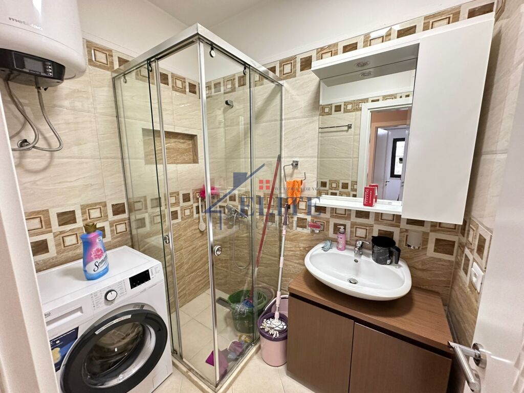 21 Dhjetori, apartament 2+1 me qira