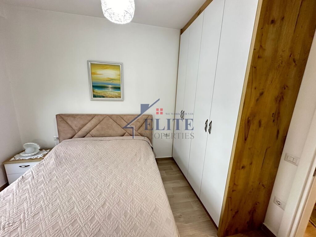 21 Dhjetori, apartament 2+1 me qira