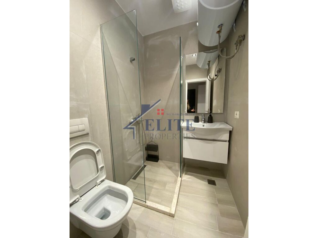 21 Dhjetori, apartament 2+1 me qira