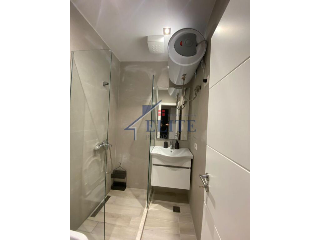 21 Dhjetori, apartament 2+1 me qira