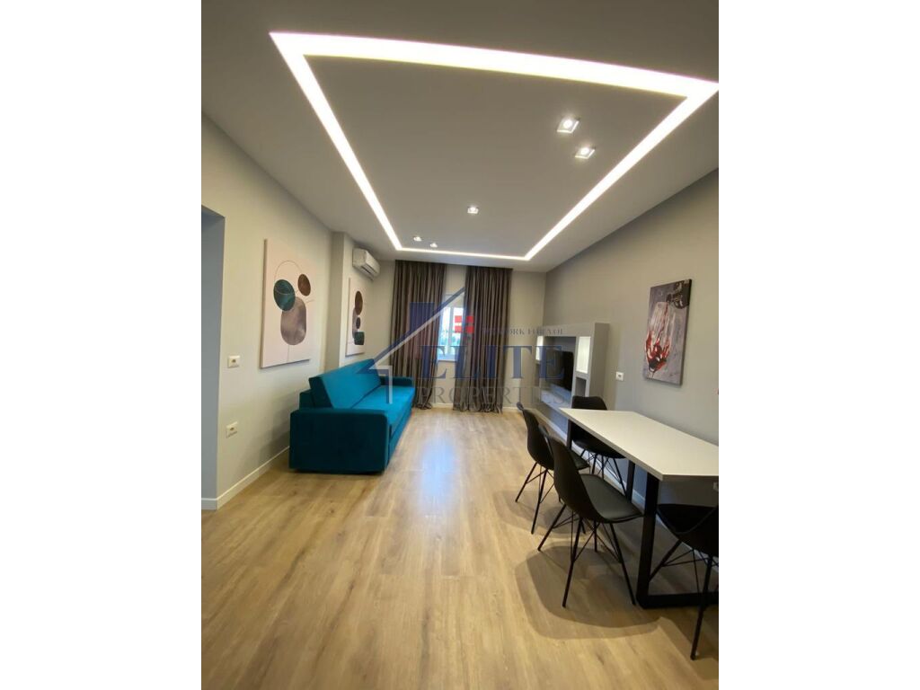 21 Dhjetori, apartament 2+1 me qira