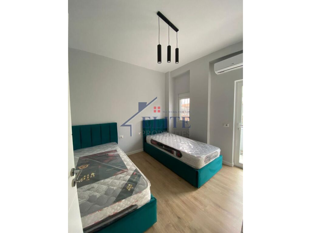 21 Dhjetori, apartament 2+1 me qira