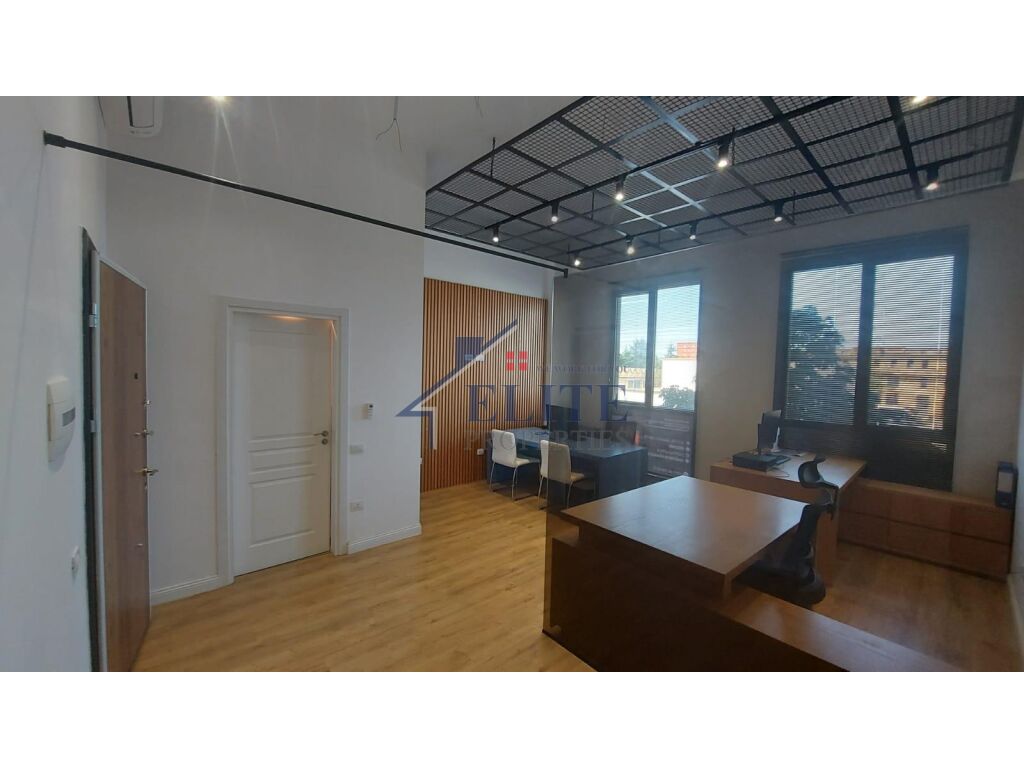 Kompleksi ASL, ambient biznesi shitje