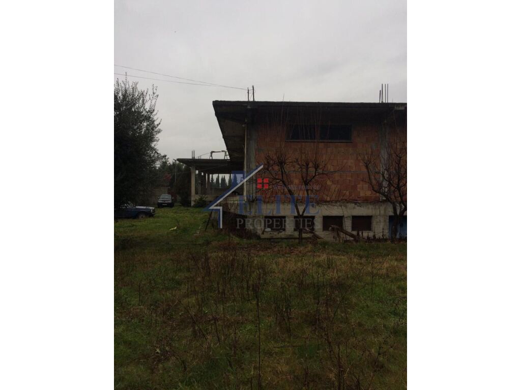 Mezez, warehouse for sale