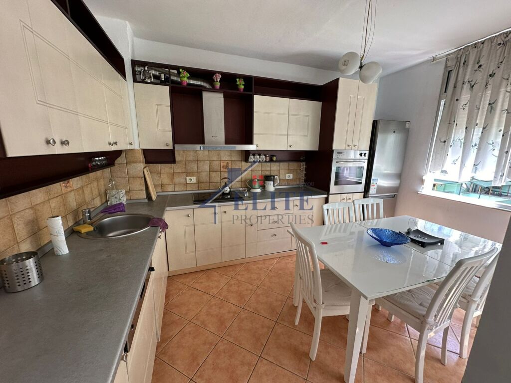 Ish- Ekspozita, apartament 2+1 me qira