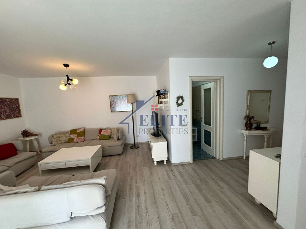 Ish- Ekspozita, apartament 2+1 me qira