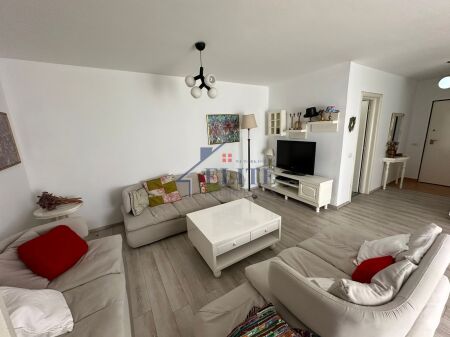 Ish- Ekspozita, apartament 2+1 me qira