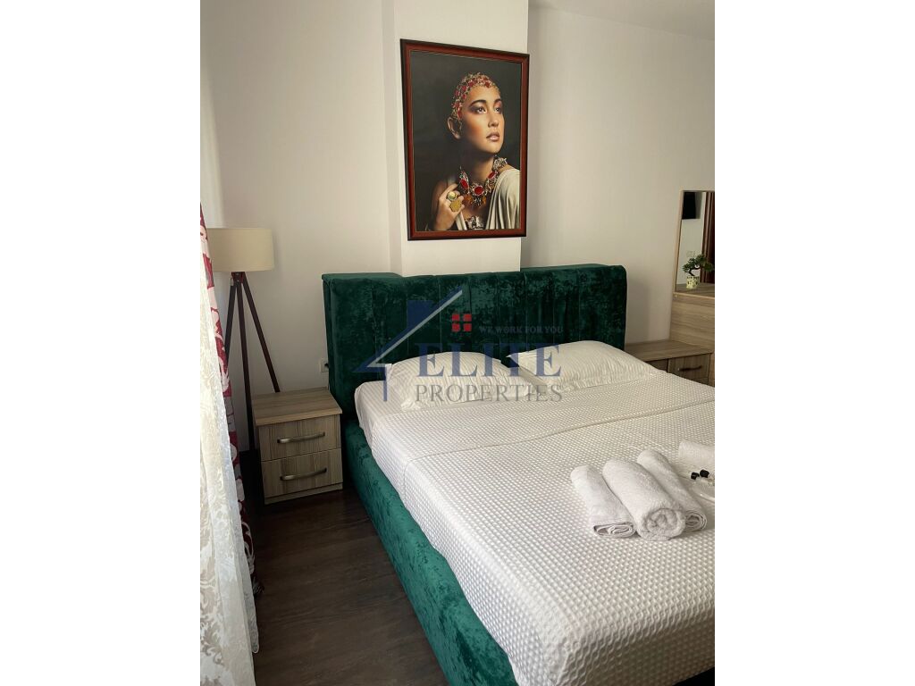 Astir, apartament 2+1 ne shitje prane bar "Univers"